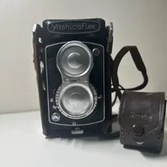 （ジャンク）Yashicaflex 二眼レフカメラ 本体 ケース付きのサムネイル
