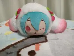 初音ミク×シナモロール　寝そべりぬいぐるみ　桜Ver. さくらんぼ