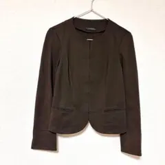 modify✨良品　ノーカラージャケット　フォーマル　きれいめ　袖スリットのサムネイル