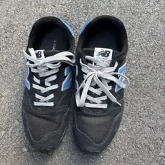 New Balance 373 ブラック/ブルー スニーカー