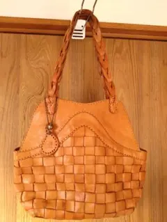 robita レザー編み込みショルダーバッグ