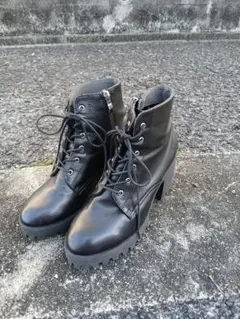 ブラックハイヒールブーツ