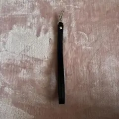 黒いレザー ストラップ メタルクリップ付き