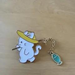 猫と犬のキャラクターブローチ