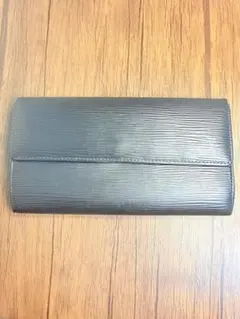 LOUIS VUITTON ルイヴィトン エピ 長財布 ブラック 黒のサムネイル