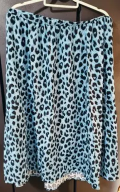 水色ヒョウ柄ロングスカート