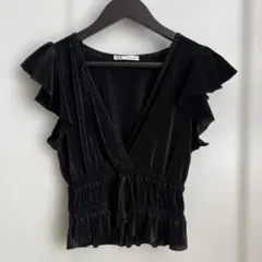 極美品 ZARA フリル付きプリーツトップス　Sサイズ
