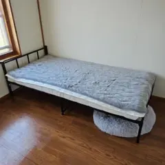 ベッドのサムネイル