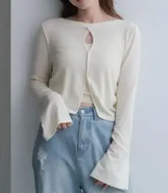 カットアウト Tシャツ