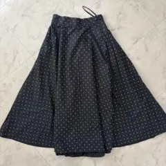 UNIQLO ドット柄 フレアスカート ブラック Sサイズのサムネイル