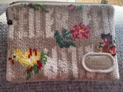 フェイラー　近沢レース　花柄刺繍ポーチ クマチャーム付き