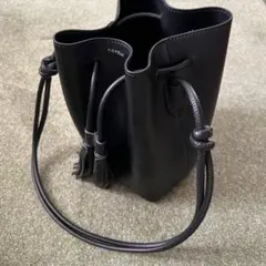 Fiorelli ブラック バケットバッグ タッセル付き