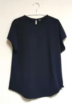 ユニクロ クレープジャージーフレンチスリーブTシャツ Lサイズのサムネイル