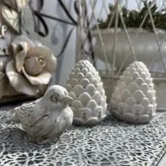 のんちん様専用ページ　小鳥　松ぼっくり　セメントオブジェ　ガーデニング雑貨