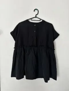 ペプラムブラウス ブラック　黒　M シャツ　夏服　シャーリング　Tシャツのサムネイル