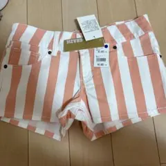 オレンジと白のストライプショートパンツ