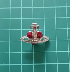 Vivienne Westwood オーブ ピンバッジ レッドのサムネイル