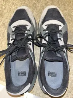 Onitsuka Tiger スニーカー 黒/グレー　MOAGE COのサムネイル