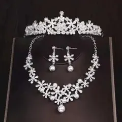 3点 パールティアラ ネックレス ピアス ウェディングブライダル