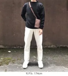 ユニクロ UNIQLO レギュラーフィットテーパードジーンズ　オフホワイト　30