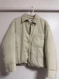 ベージュ ショート丈ジャケット　ダウンジャケット