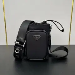 PRADA ショルダーバッグ ナイロン サコッシュ 黒 ボディバッグ t