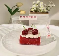 スクイーズ チェリーロールケーキ