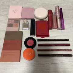 化粧品　コスメ　まとめ売り　アイシャドウ　チーク　パウダー　アイライナー　リップ
