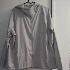 ライトグレー フード付き　ポケッタブルパーカー