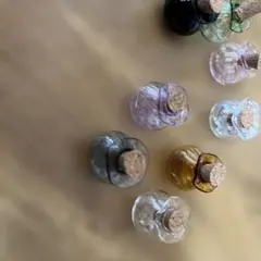 8個 ガラス瓶 可愛い ミニガラスボトル コルク付き 透明ガラス瓶