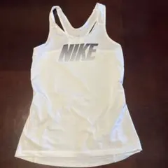 ナイキトップス