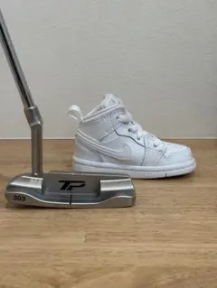 Item thumbnail for item e51abecd-217b-4174-9a8d-0e131eea6c0d