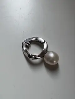 ete 　シルバー パール 　ハグイヤリング　片耳用