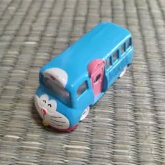 ドラえもんバス ミニカー　トミカトミー　小学館　藤子プロ　知育玩具　おもちゃ