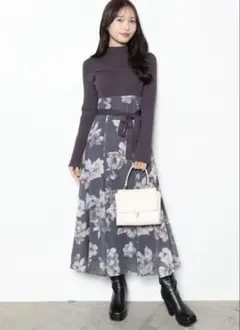 お値下げ‼️MERCURYDUO フラワードッキングロングスリーブワンピース