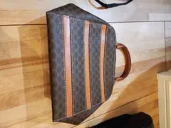 Item thumbnail for item e2ea4795-d24b-49d1-8e2c-e8a9590db61b