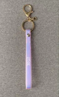 IZ*ONE ホログラム ストラップ キーホルダー　未使用