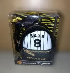 阪神タイガース 佐藤輝明 8 チャーム付きチャームリュック