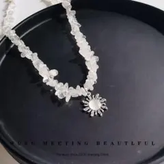 太陽モチーフ人工水晶ネックレス – シンプルでユニセックス軽量おしゃれアクセサリ