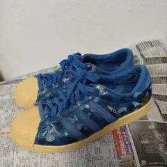 A BATHING APE x UNDEFEATED x SUPERSTAR