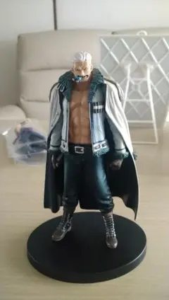 ワンピースフィギュア　スモーカー