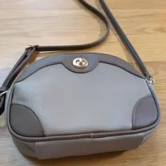 a.v.vラウンド ショルダーバッグのサムネイル