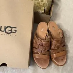UGG サンダルのサムネイル
