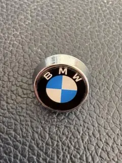 【新品】BMW純正ナンバーロックボルト シールのサムネイル