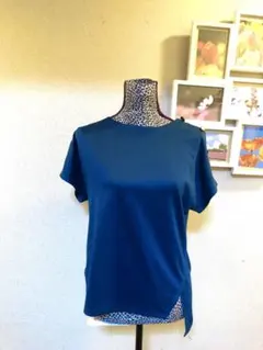 バックリボン付きダークグリーンカットソー