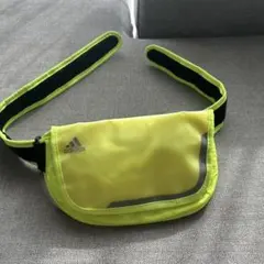 adidas ランニングポーチ（蛍光イエロー／反射素材付き）