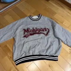 ミシガン州ロゴ刺繍クルーネックトレーナー