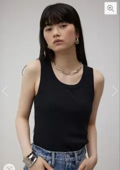 美品　アズールバイマウジー　タンクトップ　黒