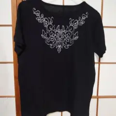 黒 半袖Tシャツ ラメ模様入り
