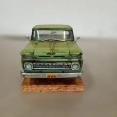1/24 シボレー 1960年代 ピックアップトラック 完成品のサムネイル